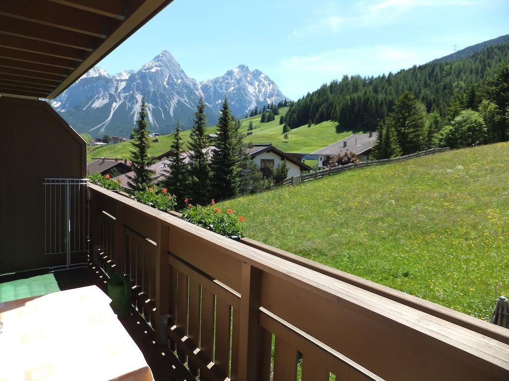 Haus Gipfelblick Apartment Lermoos Exterior photo